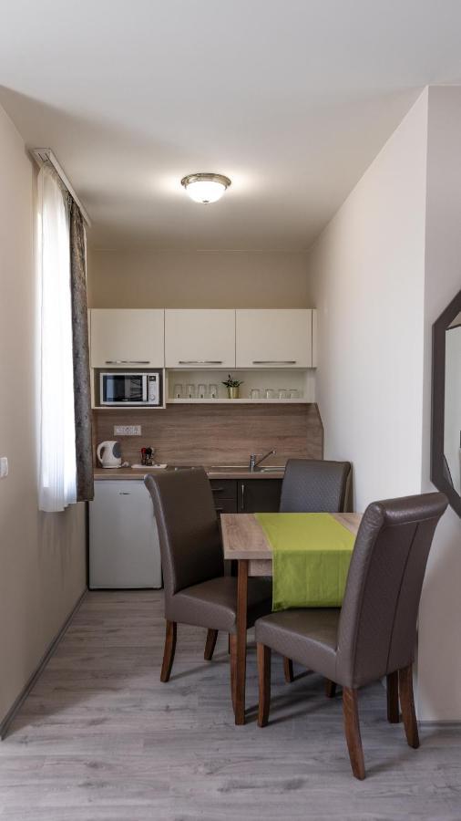 Fonix Apartman เลนตี ภายนอก รูปภาพ