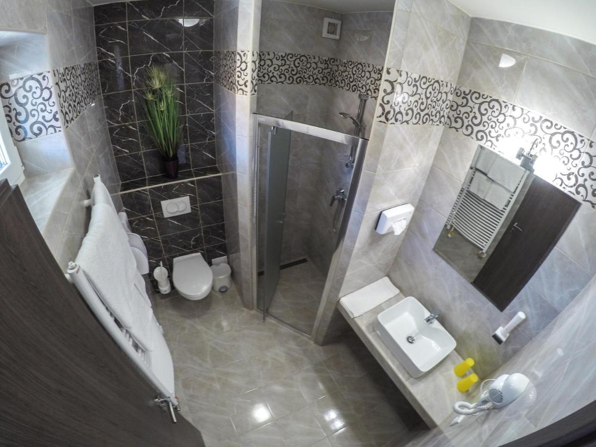Fonix Apartman เลนตี ภายนอก รูปภาพ