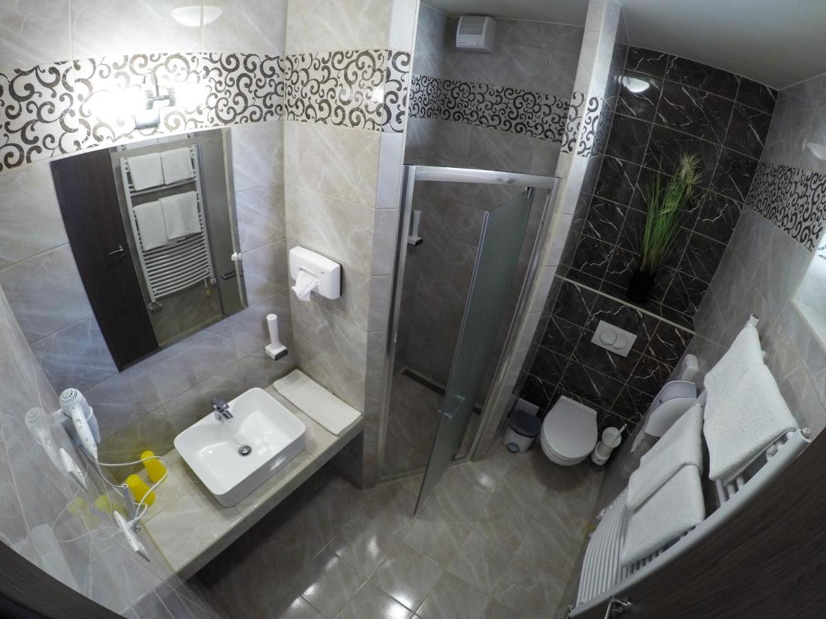 Fonix Apartman เลนตี ภายนอก รูปภาพ